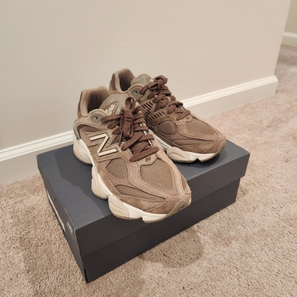 New Balance 9060 Mushroom - Picture 4 of 4